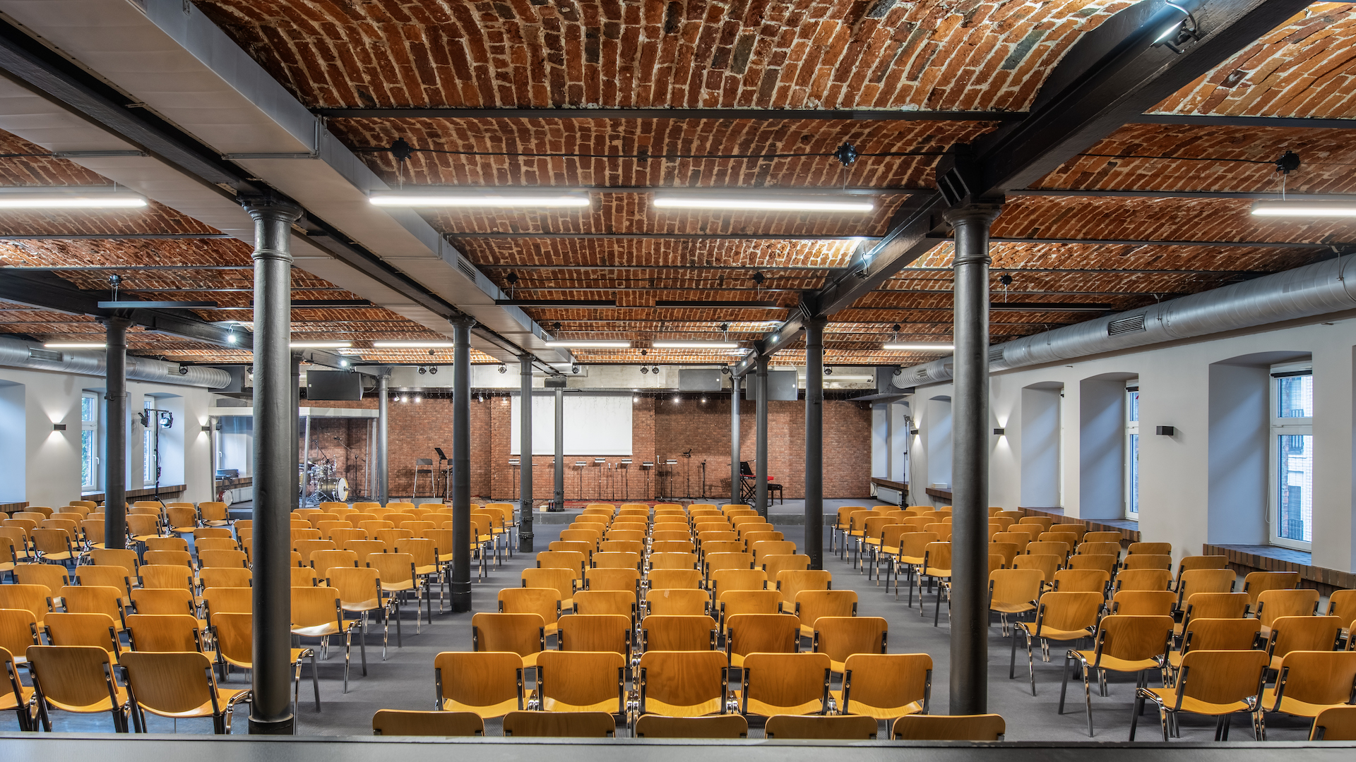 nowoczesna-sala-konferencyjna-kalisz